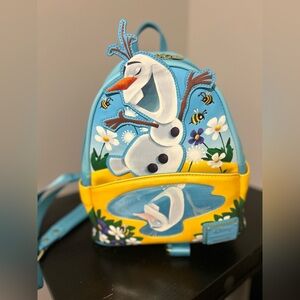 Loungefly x Olaf in Summer Scene Mini Backpack